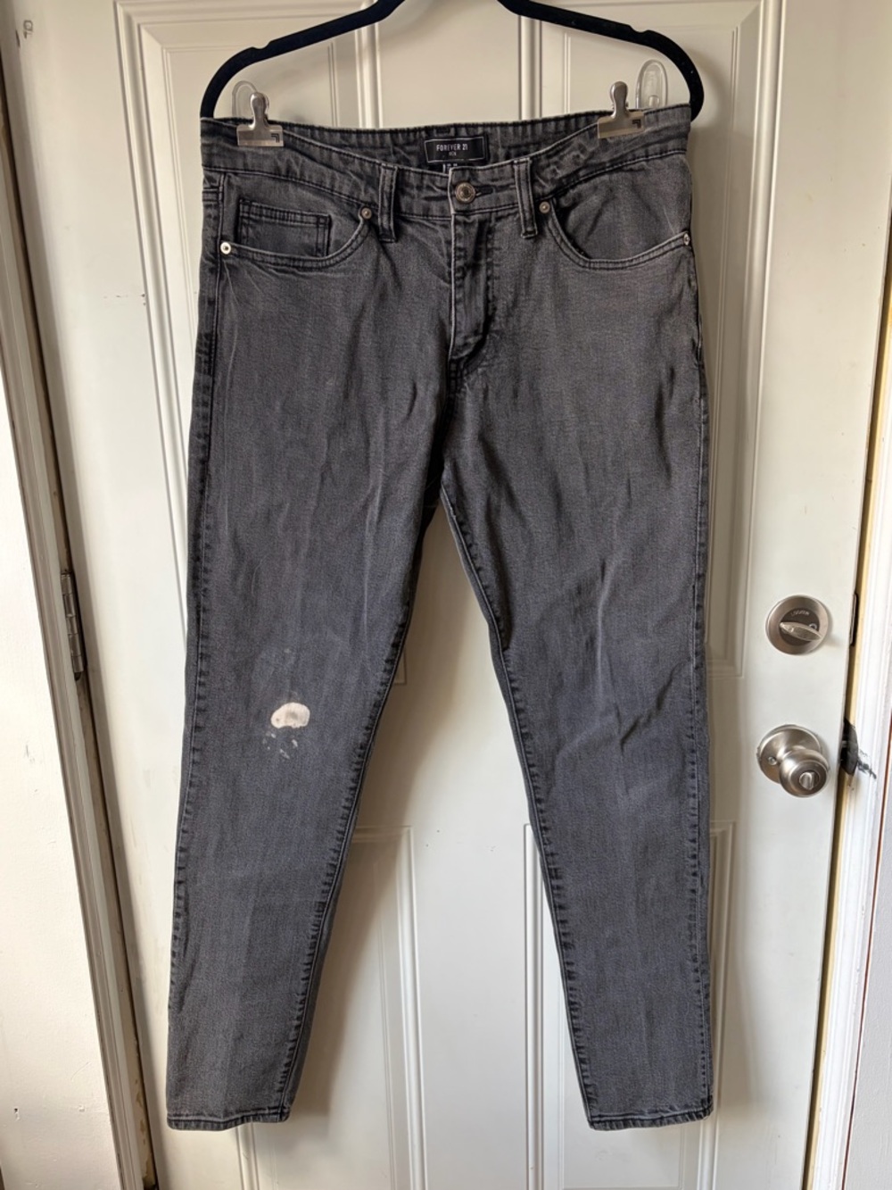 Forever 21 Men Skinny Fit Grey Washed Jeans 👖